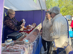 На 5,5 млн рублей продукции купили барнаульцы на заключительной весенней ярмарке