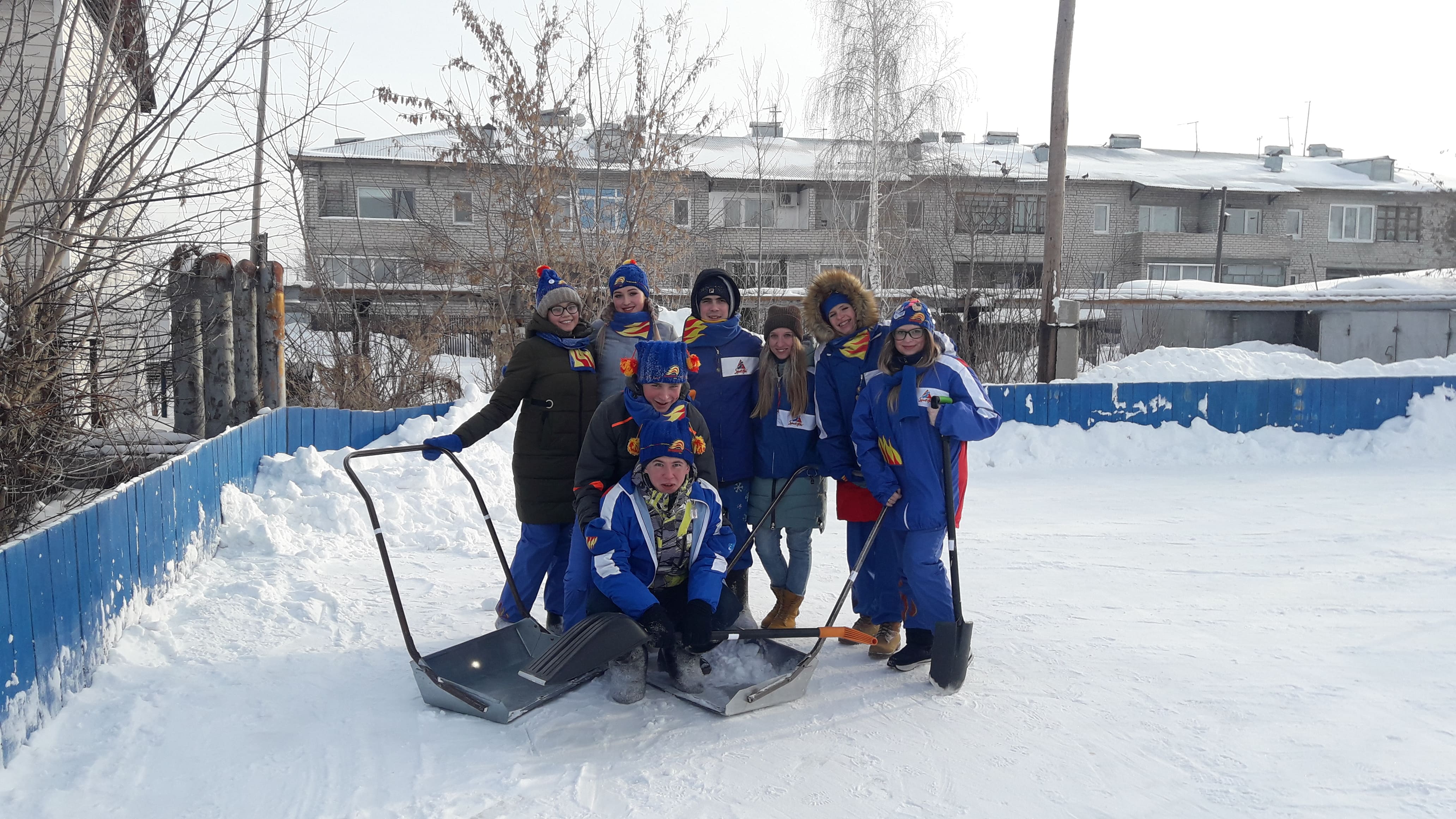 Студенты Барнаула оказали помощь в расчистке пригорода 
