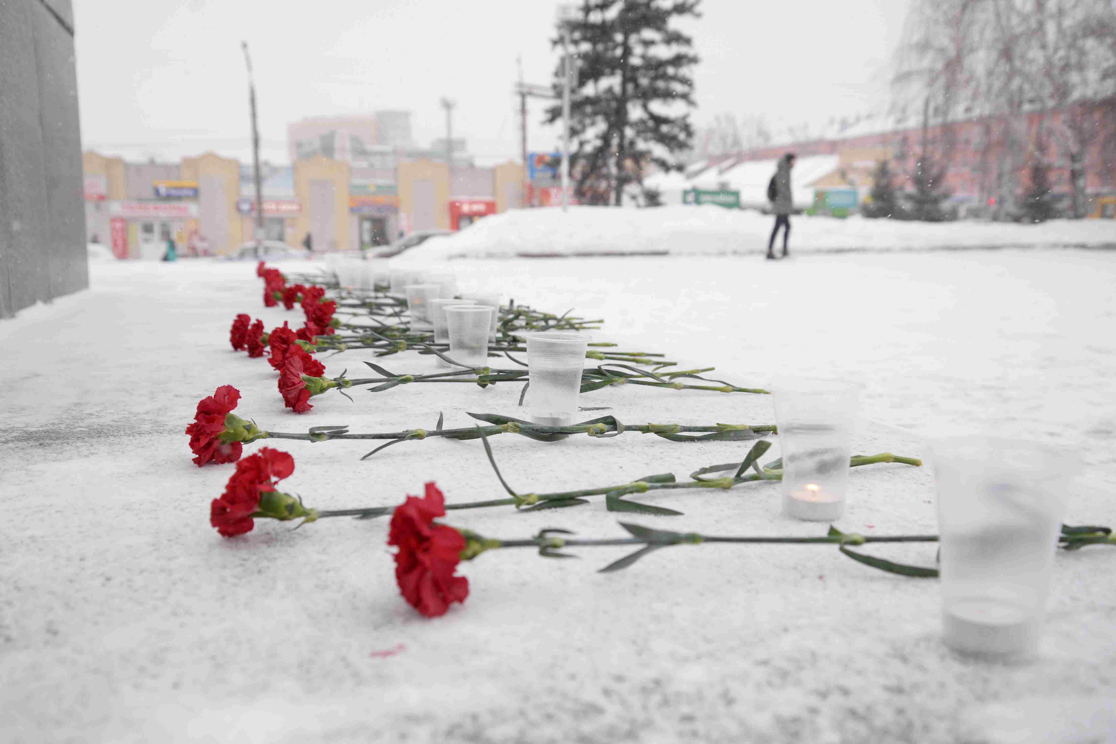 В Барнауле на Мемориале Славы прошла памятная акция, посвященная Дню неизвестного солдата