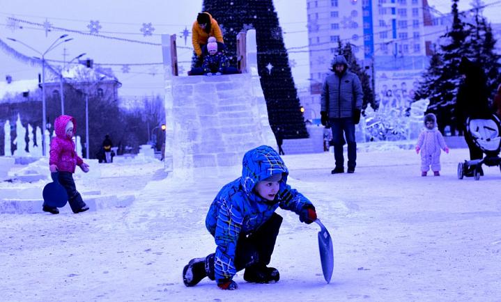 В Барнауле в местах проведения новогодних праздников будет перекрыто движение транспорта. Карта