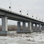 Ледоход на Оби в районе речного вокзала Ледоход на Оби в районе речного вокзала