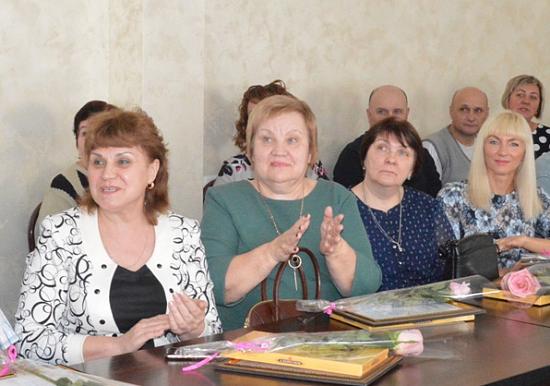В Барнауле работники бытового обслуживания и ЖКХ принимают поздравления с профессиональным праздником