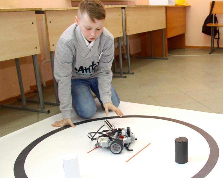 В Барнауле определили победителей краевого конкурса по робототехнике