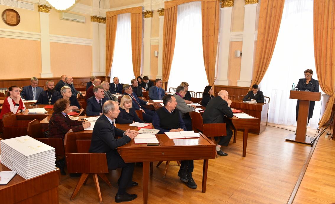 На очередном заседании Общественной палаты города Барнаула рассмотрены вопросы формирования городского бюджета на 2019-2021 годы 