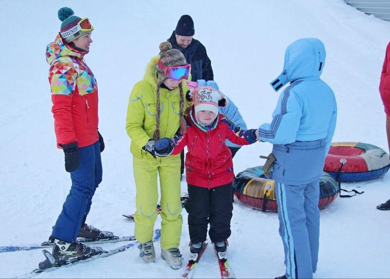 В Барнауле детей с ограниченными возможностями здоровья будут обучать катанию на горных лыжах и роликах