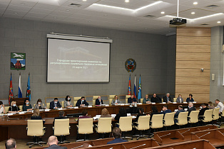 В администрации Барнаула прошло заседание городской трехсторонней комиссии по регулированию социально-трудовых отношений