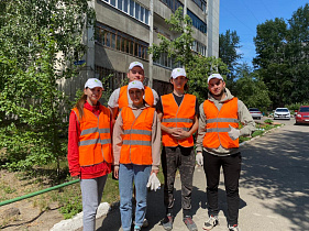 В Барнауле работает городской экологический отряд