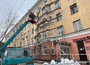 На доме по проспекту Строителей, 4 начался восстановительный ремонт 