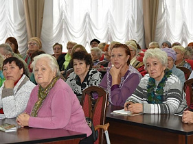 В Барнауле Общественный университет пожилого человека продолжает занятия
