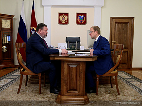 Губернатор Виктор Томенко провел рабочую встречу с главой Минтруда России Антоном Котяковым