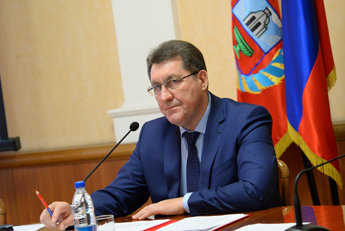 Глава города Сергей Дугин поручил усилить работу городских служб в период новогодних каникул