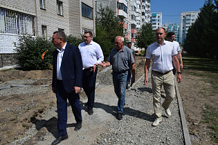 В рамках нацпроекта  «Жилье и городская среда» продолжается благоустройство дворов в Барнауле