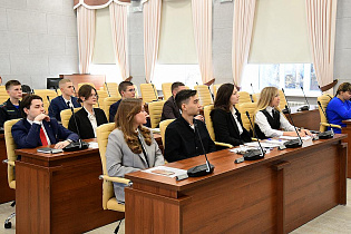 Для членов Молодежного парламента города Барнаула XIII созыва прошла первая, установочная сессия