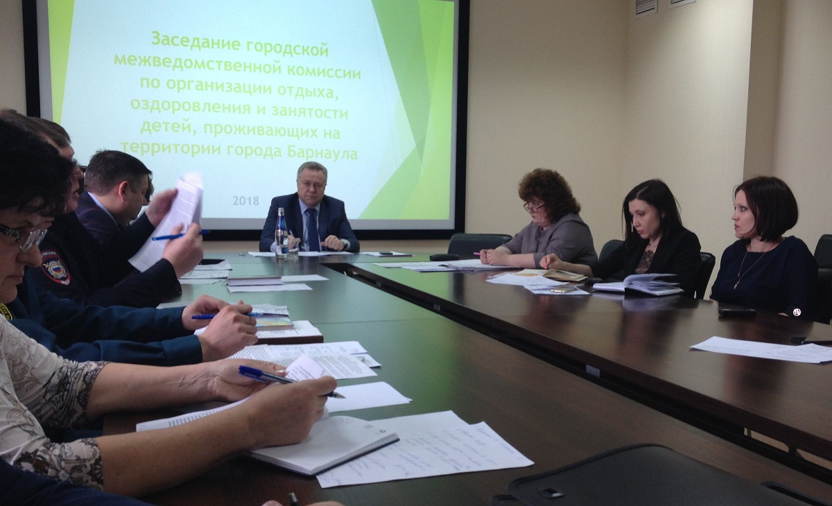 Подготовку к летней оздоровительной кампании детей обсудили в Барнауле