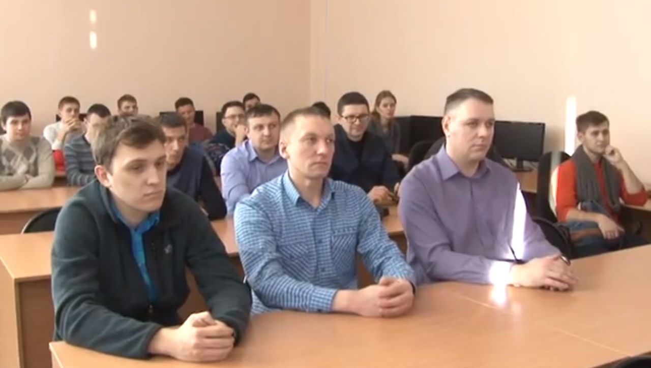 Молодые инженеры Барнаула обсудили в АлтГТУ практико-ориентированное образование