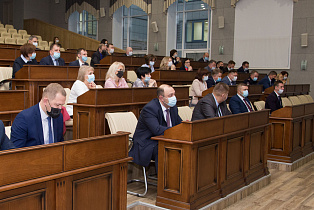 Реализацию молодежной политики обсудили в администрации Барнаула