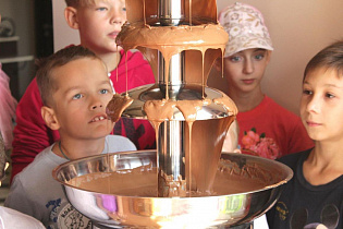 Шоколадный праздник для детей организовал Совет женщин при главе Барнаула