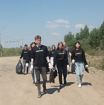  В Барнауле прошел экологический субботник на берегу Оби в районе Правобережного тракта
