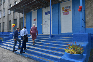 В преддверии Единого дня голосования члены Общественной палаты города Барнаула проинспектировали  работу избирательных участков