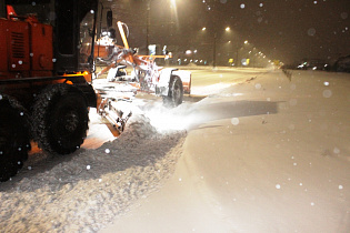 В ночь на 25 ноября на дорогах будут работать 105 единиц снегоуборочной техники