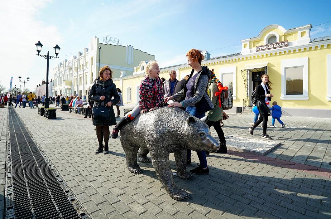 Барнаульский медведь с Мало-Тобольской отправится на реставрацию
