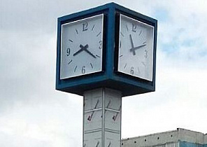 Часы на улице Георгия Исакова смогут имитировать бой курантов