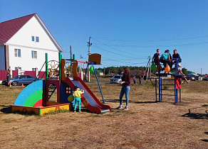 В посёлке Мохнатушка открыли новую детскую площадку, построенную по проекту поддержки местных инициатив