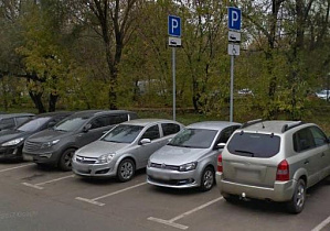 В Барнауле у 9-й детской поликлиники появится обустроенная парковка