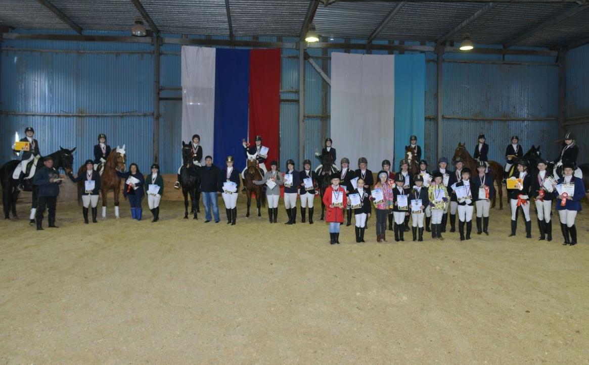 Барнаульские конники успешно выступили на первых соревнованиях в сезоне