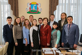 Галина Буевич рассказала студентам о работе Барнаульской городской Думы