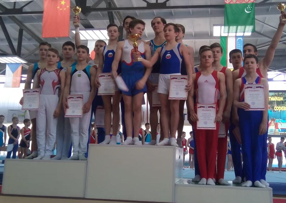 Барнаульские гимнасты отлично выступили на первенстве СФО в Ленинск-Кузнецком