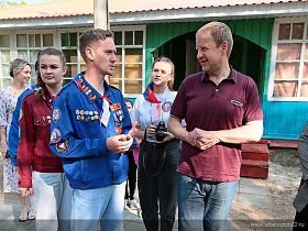 Губернатор Виктор Томенко проверил организацию летнего отдыха в одном из крупнейших детских лагерей региона