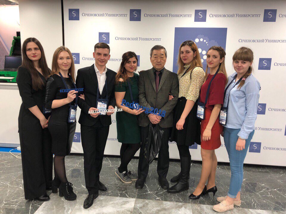 Команда педиатров АГМУ стала золотым призером всероссийской студенческой конференции в Москве  