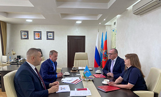 Глава города Вячеслав Франк и представители Уральского банка реконструкции и развития обсудили вопросы сотрудничества
