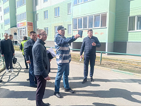 Вопросы организации дорожного движения на участке улицы 280-летия Барнаула обсудили на выездном совещании 