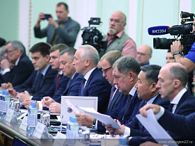 Губернатор Виктор Томенко принял участие в совещании по вопросам обеспечения национальной безопасности в регионах Сибири