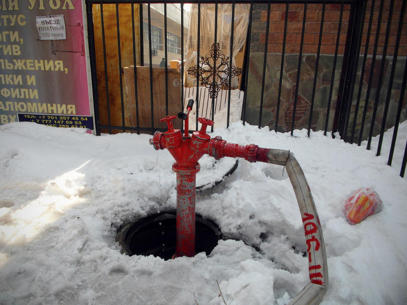 МЧС напоминает руководителям предприятий и домовладельцам  о необходимости очистки от снега пожарных гидрантов