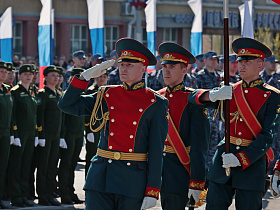 В краевой столице  прошло торжественное шествие войск Барнаульского гарнизона