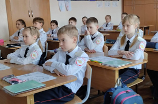 В Барнаульских школах прошли «Разговоры о важном», посвящённые Дню космонавтики