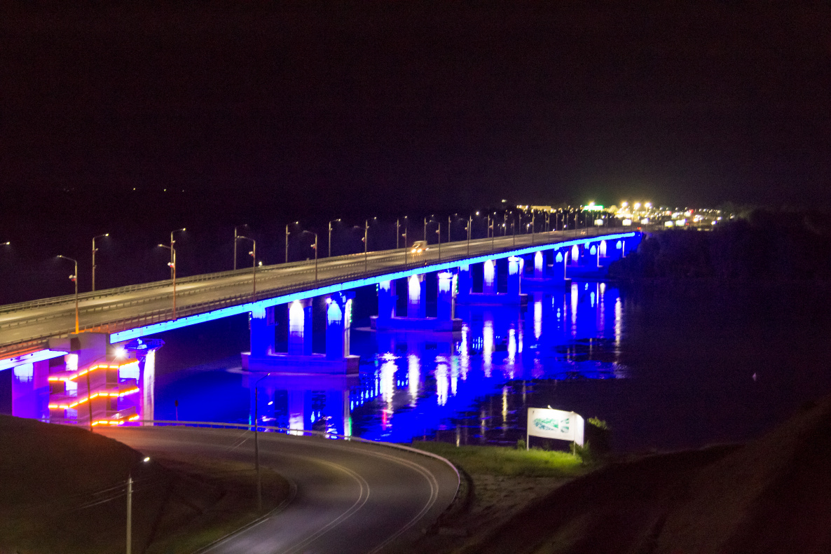 20 лет служит Барнаулу и гостям города «новый» мост через Обь