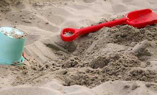 В детские сады Барнаула завозят песок для песочниц и плодородный грунт