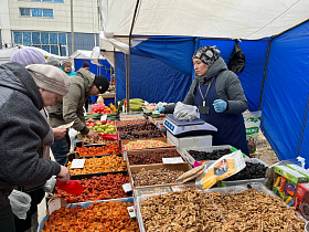 Продовольственные ярмарки прошли на семи площадках города Барнаула и пригорода 