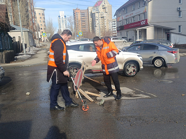 В Барнауле приступили к весеннему комиссионному обследованию дорог
