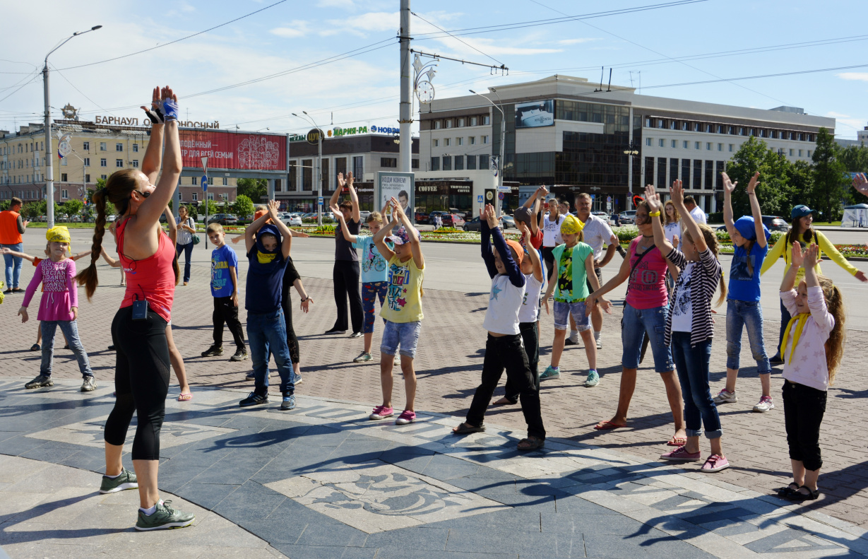 Бесплатные тренировки под открытым небом набирают популярность в Барнауле 