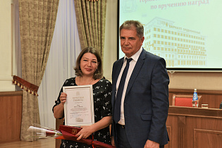 Заслуженным барнаульцам вручили краевые и городские награды в преддверии 85-летия Алтайского края