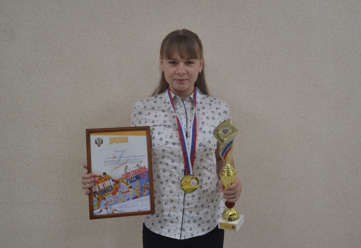 Кристина Найденова из Барнаула - среди победителей Спартакиады учащихся России в программе всестилевого каратэ