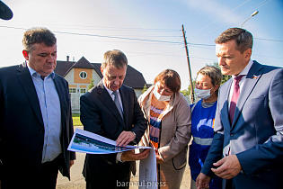 Глава города Вячеслав Франк провел рабочее совещание в поселке Бельмесево