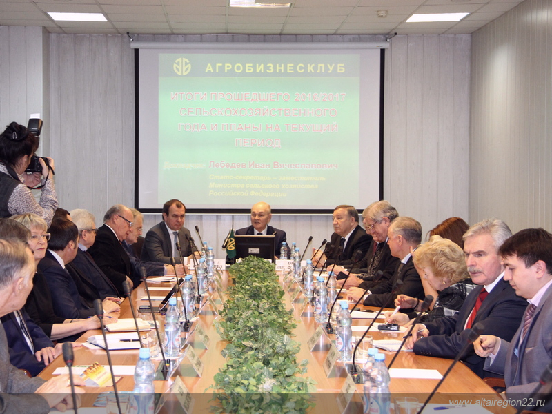 Губернатор Александр Карлин стал участником ряда встреч и совещаний в Москве