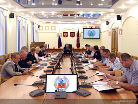 Губернатор Виктор Томенко провел совместное заседание антитеррористической комиссии и оперативного штаба