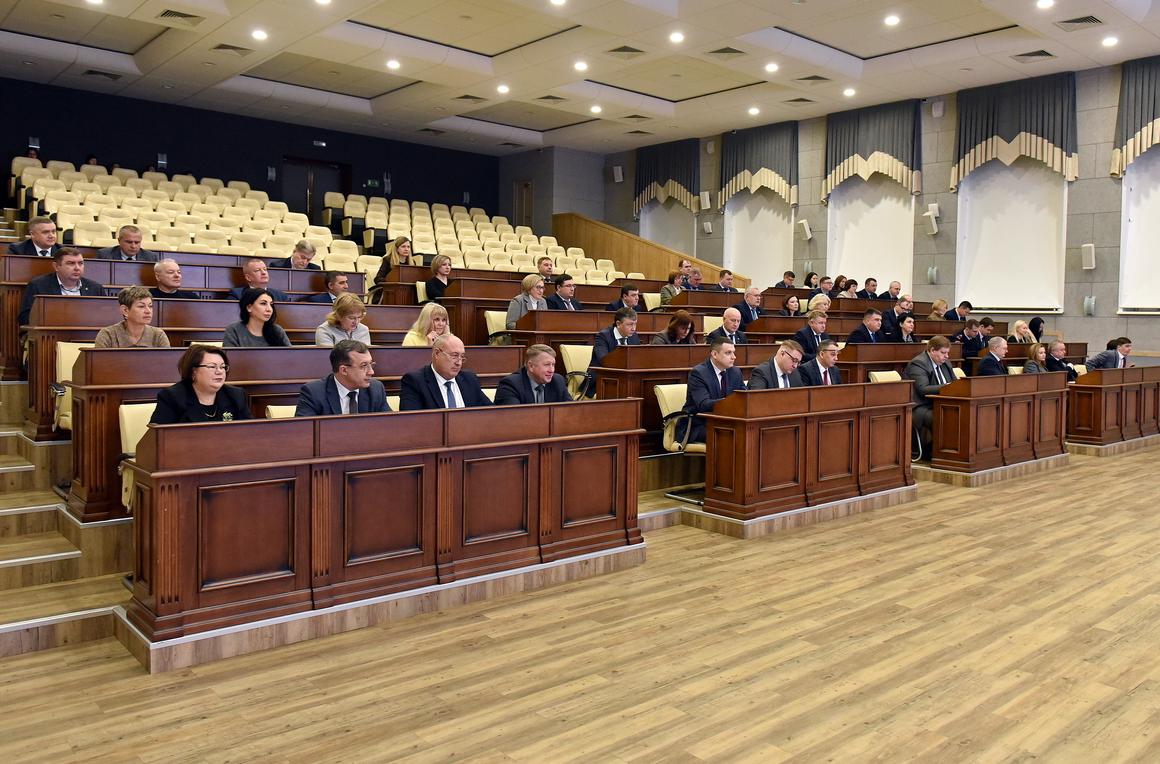 Глава Барнаула Вячеслав Франк провел расширенное аппаратное совещание